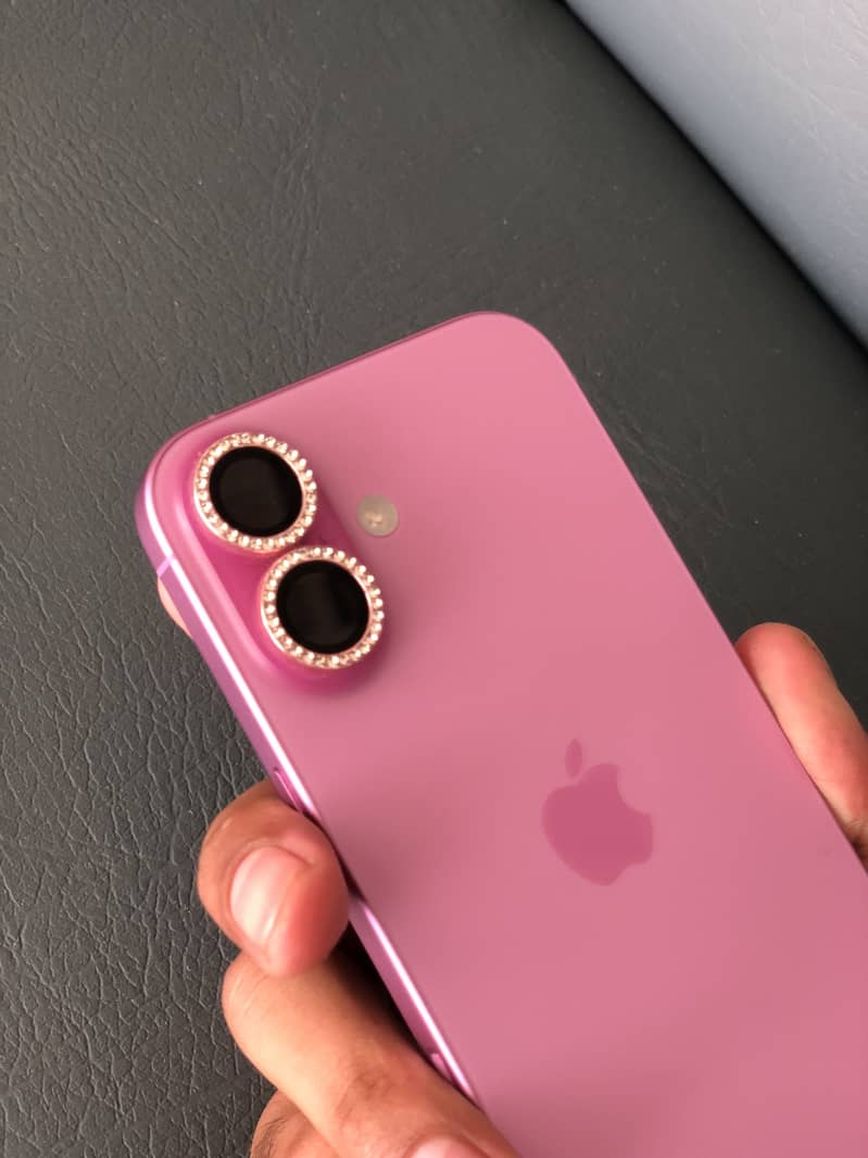 Apple iPhone 16 4