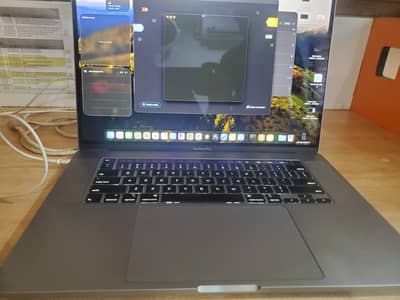 New apple laptop core i9
