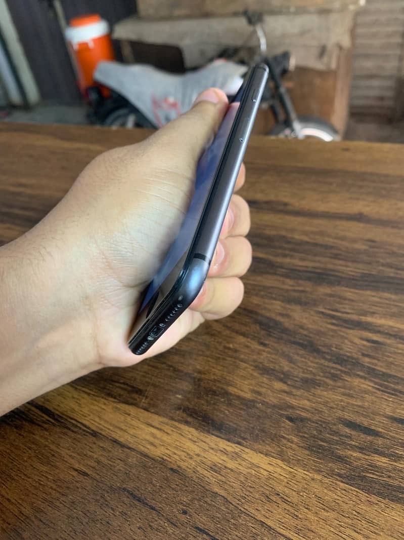 Apple iPhone 8 2