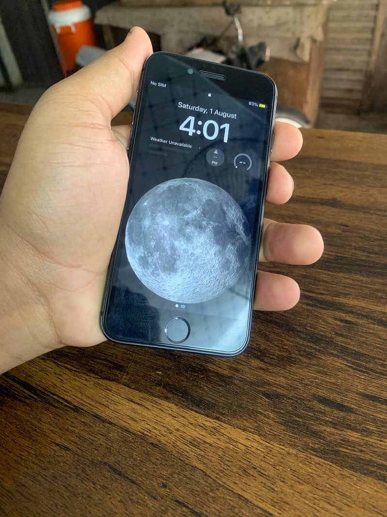 Apple iPhone 8 3