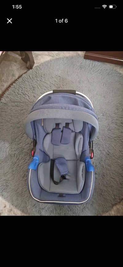 Baby carry cot/car seat