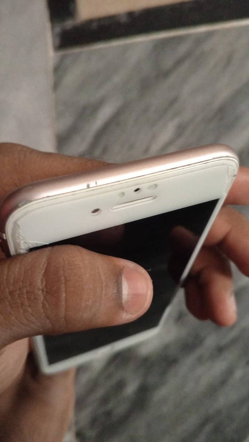 Apple iPhone 7 2