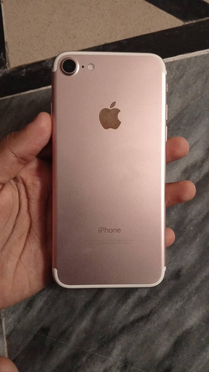 Apple iPhone 7 4