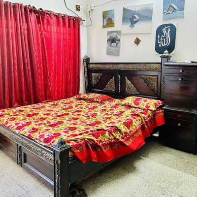 Full bed set with almari and dressing table,side table for sale