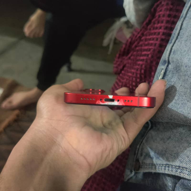 Apple iPhone 13 2