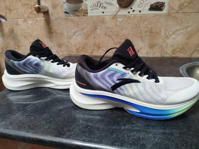 shose just like brand new. 8thousand