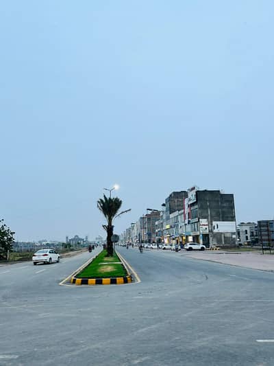10 MARLA HOT LOCATION PLOT IN DIAMOND VIP HOT LOCATION PLOT