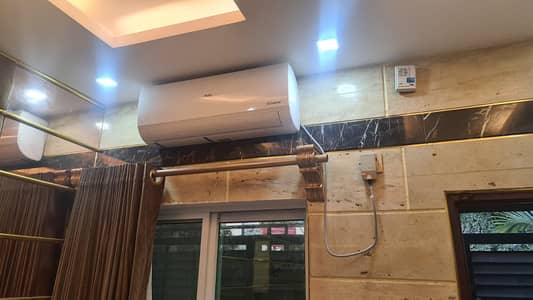10 Marla Beautiful Corner House For Sale