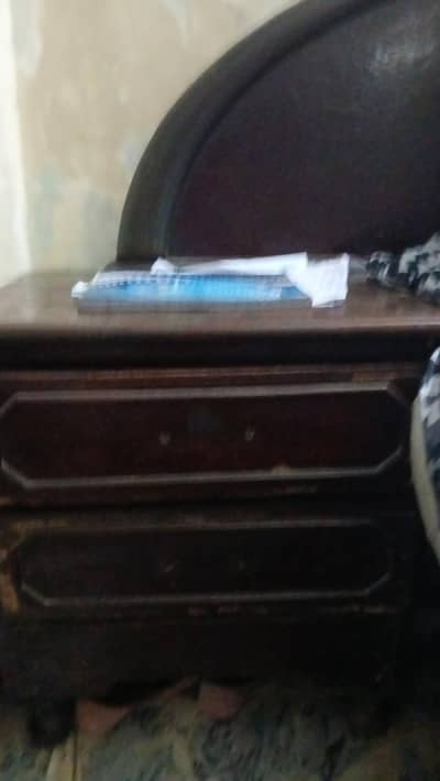 bed , dressing and 2 wooden almari for sale in low prize