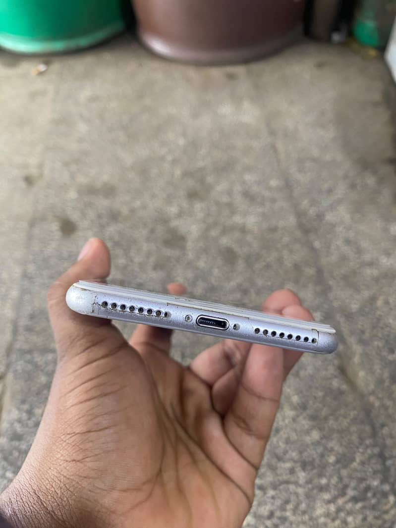 Apple iPhone 7 Plus 0