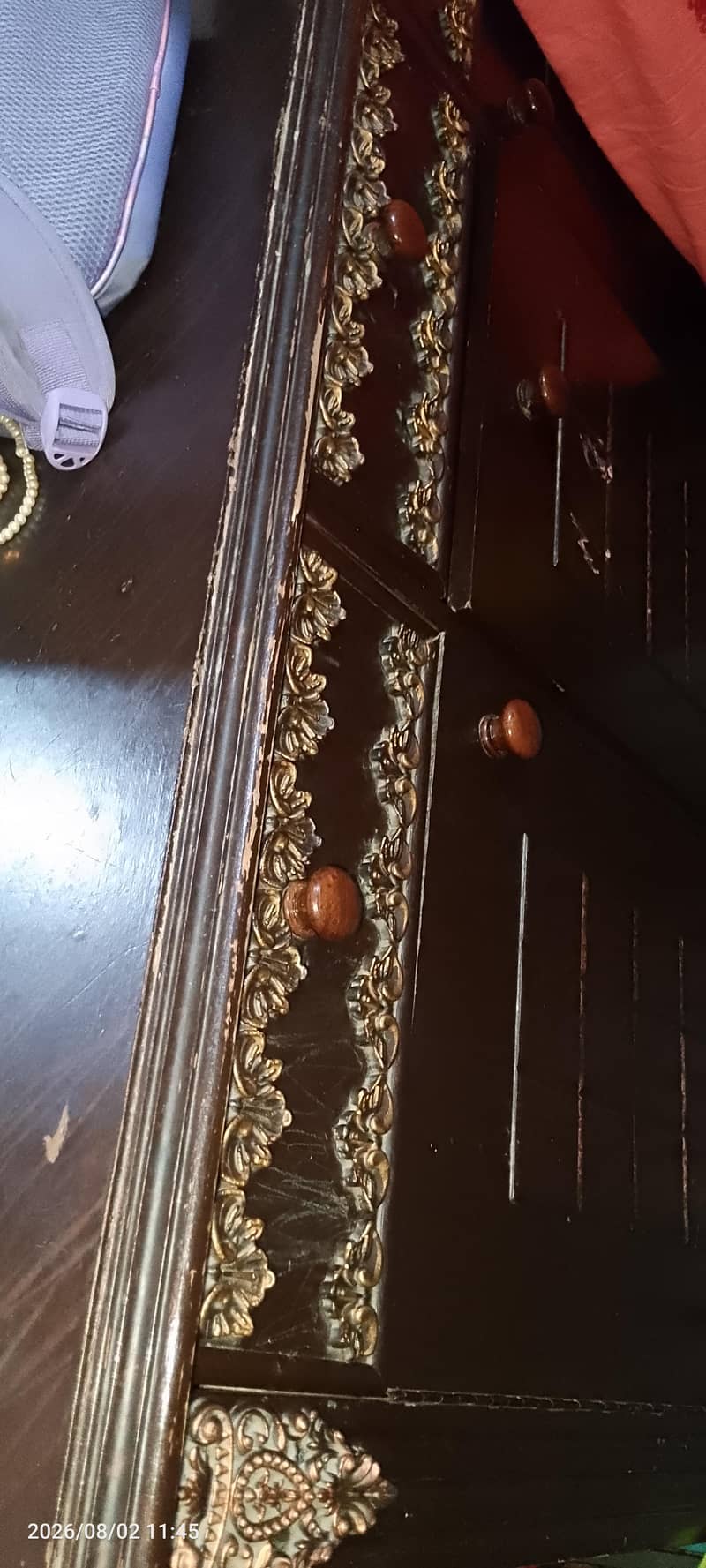 showcase or cabinet 2