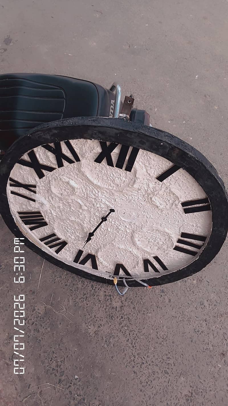 moon clock 1