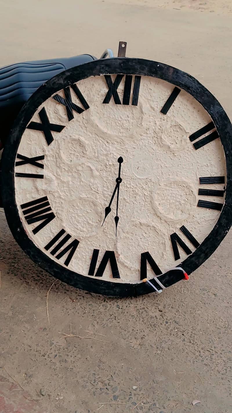 moon clock 3
