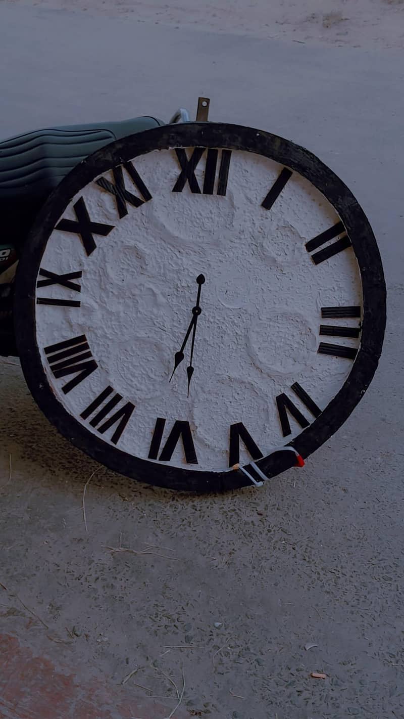 moon clock 4
