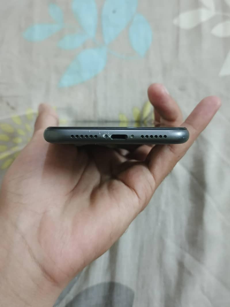Apple iPhone 11 5