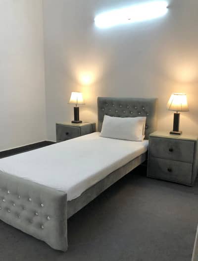 Single Room Paying Guest Accommodation Comfortable & Secure