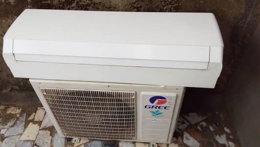 Gree 1.5 ton DC inverter heat and cool totally genuine