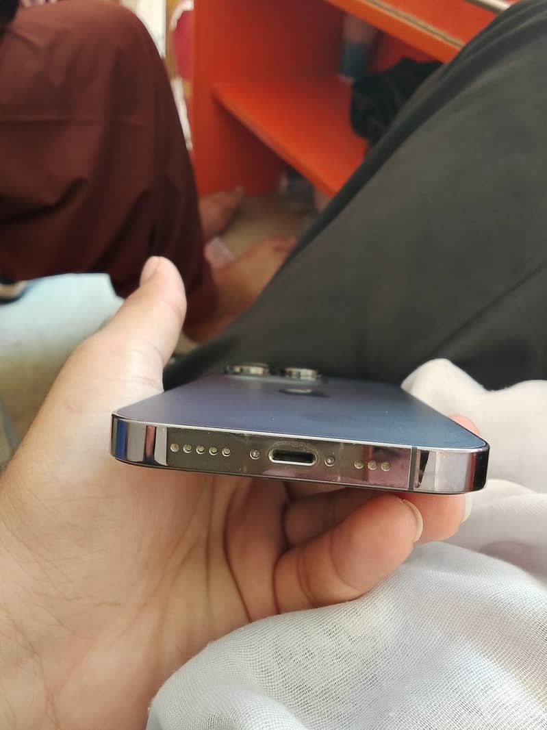 Apple iPhone 14 Pro 1