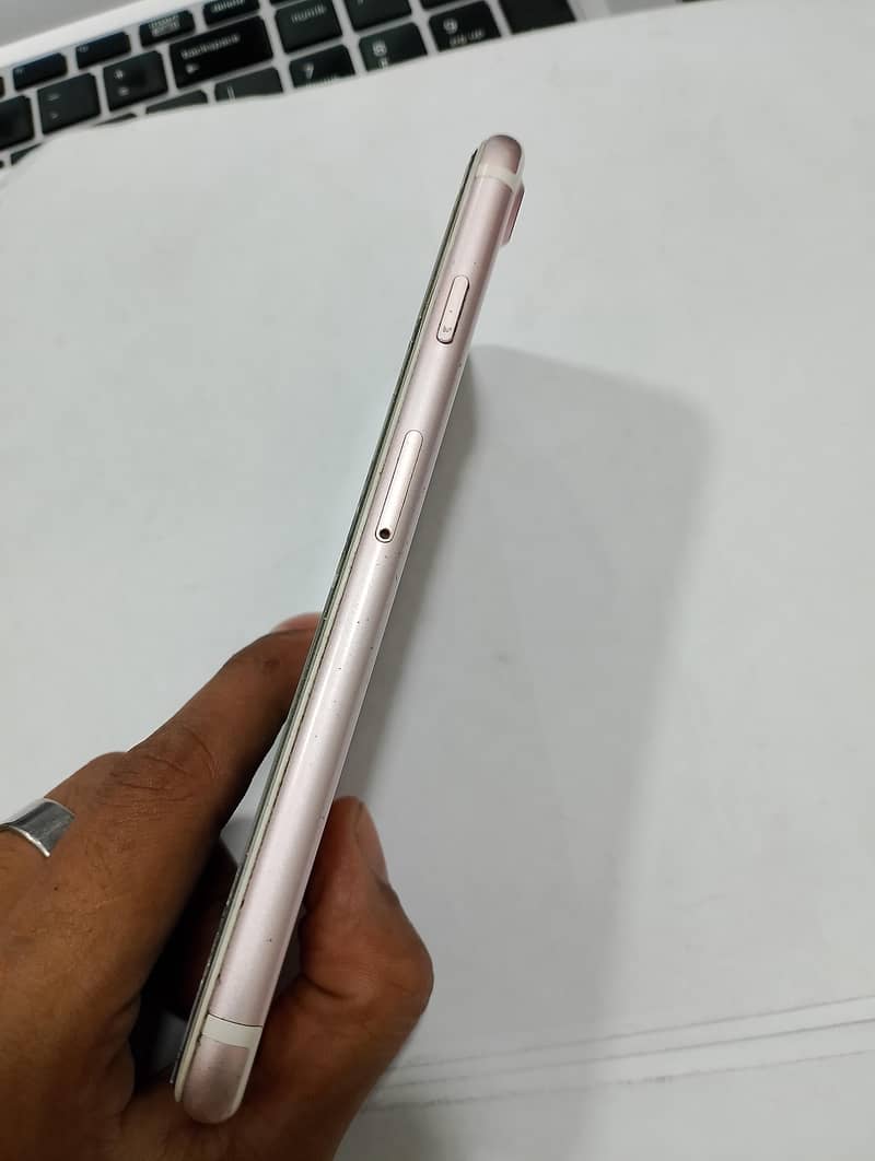 iPhone 7[Read Add] 2