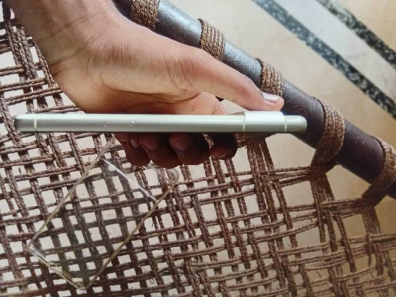 Google Pixel 7 4