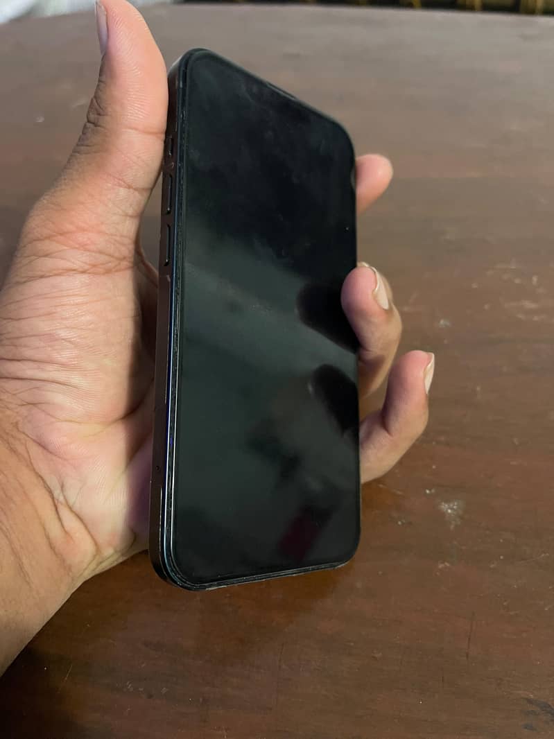 Apple iPhone 13 2