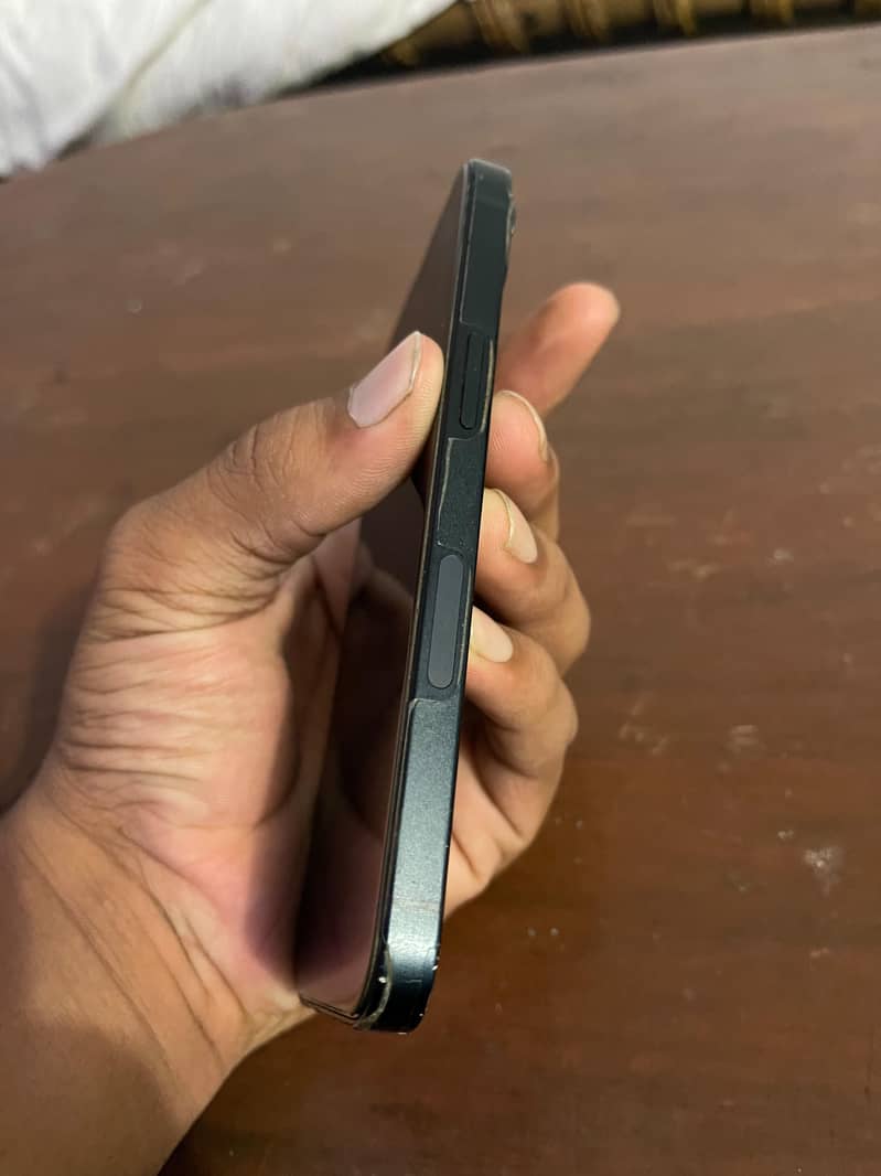 Apple iPhone 13 3