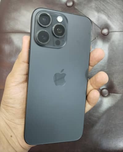 Apple iPhone 15 Pro Max 256Gb Dot in Screen