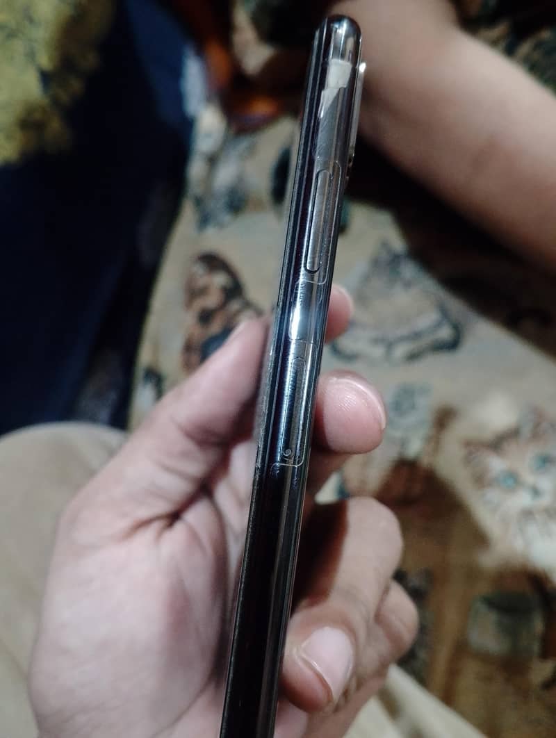 Apple iPhone X 3
