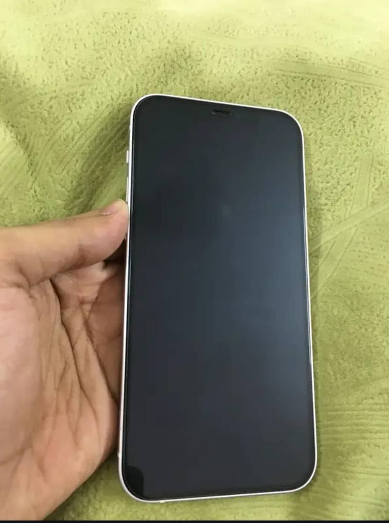 Apple iPhone 12 3