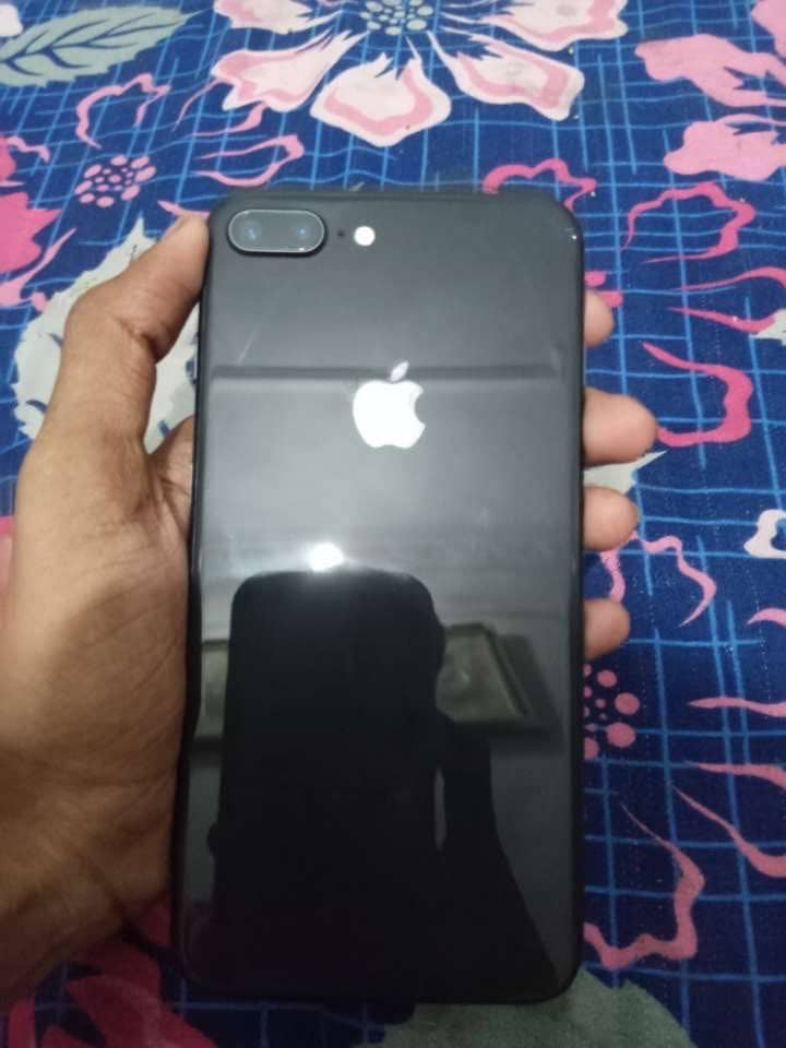 Apple iPhone 8 Plus 0