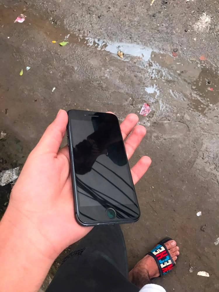 Apple iPhone 8 2