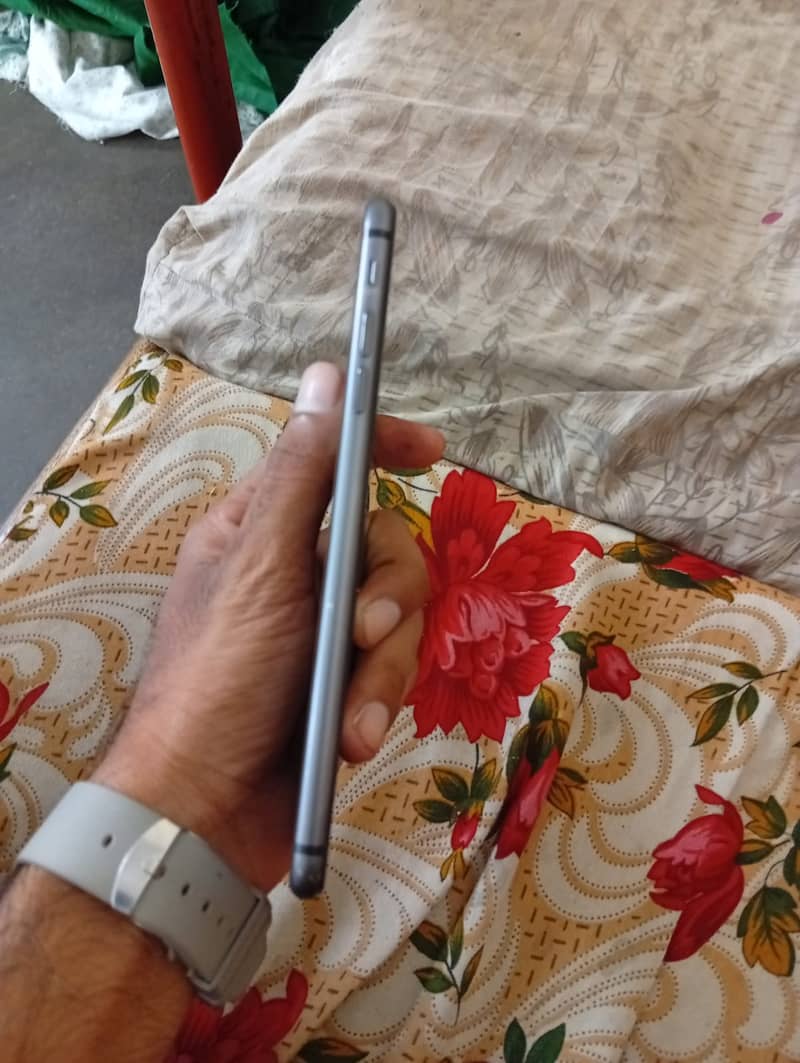 Apple iPhone 8 Plus 2