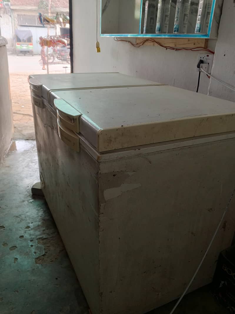 Frizer 2 Door 3