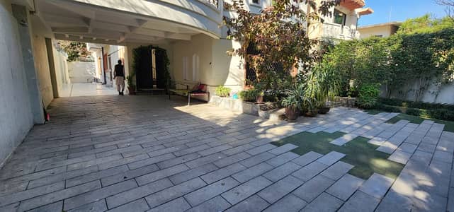 HOUSE FOR RENT IN F-7