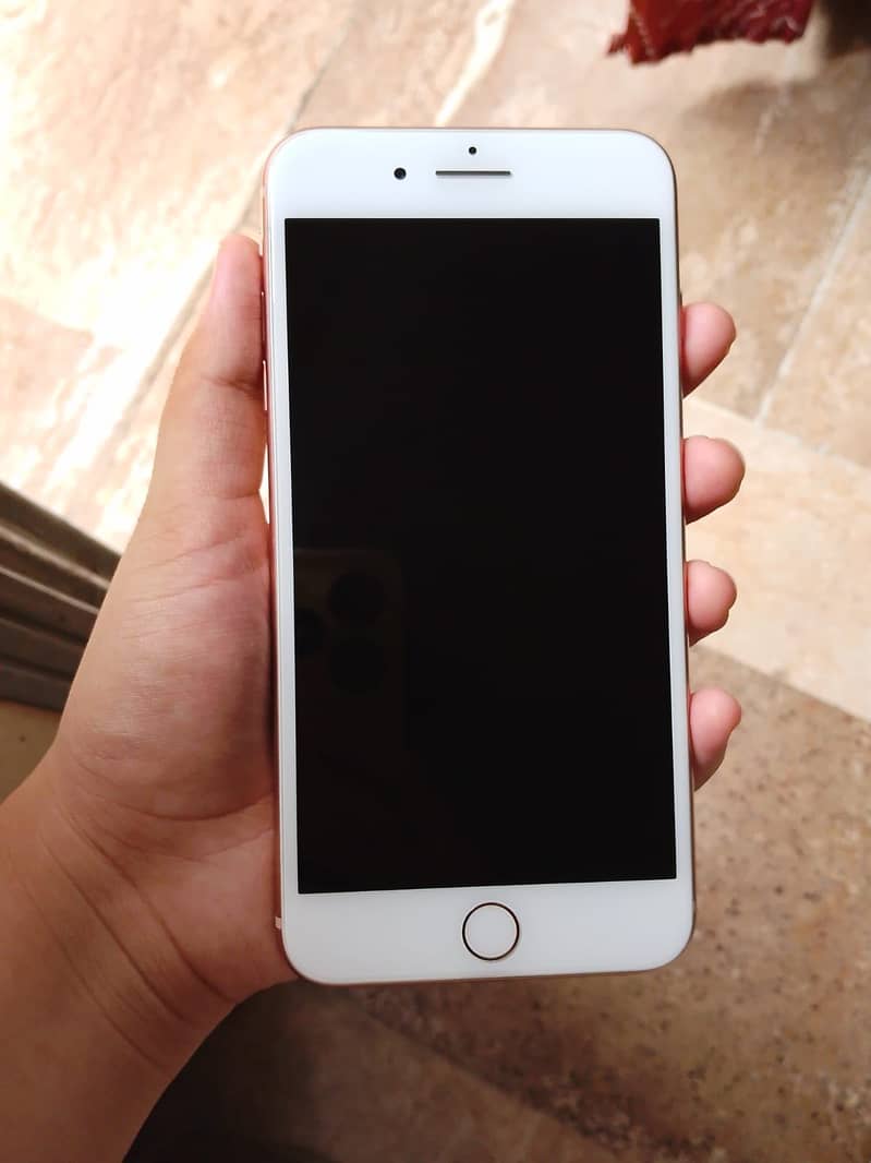 Apple iPhone 8 Plus 0