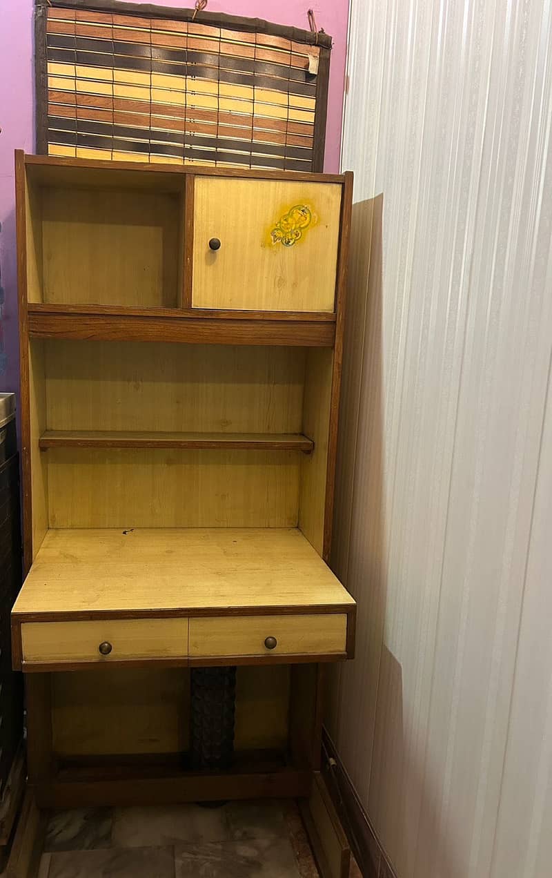 Kids study table 0