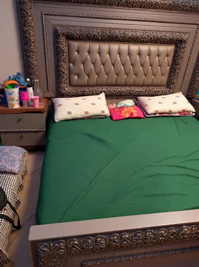 BED SIDE Tables & dressing king size