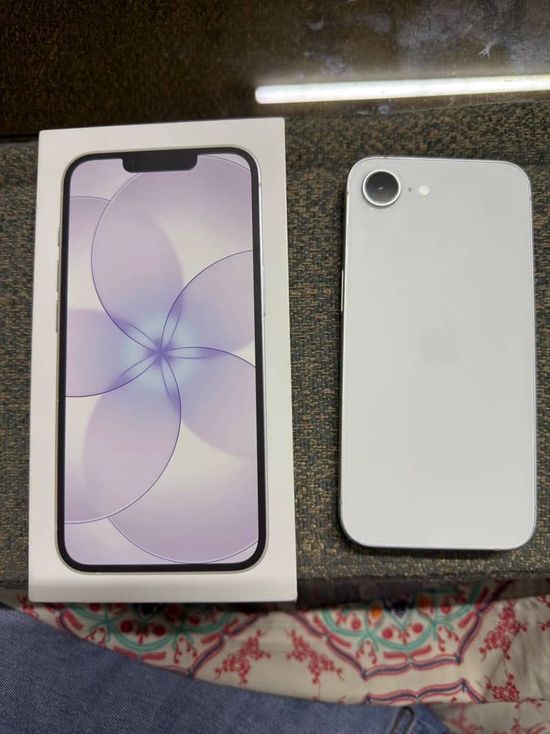 Apple iPhone 17e 0