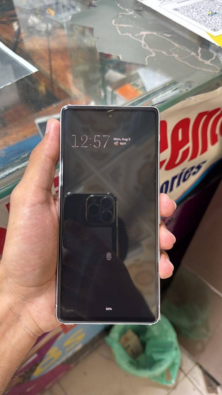 Google Pixel 7 4