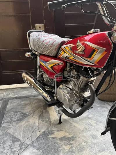 125 Lovers | Honda CG 125 | Model 2025 | Red Color | 800 KM Use Only