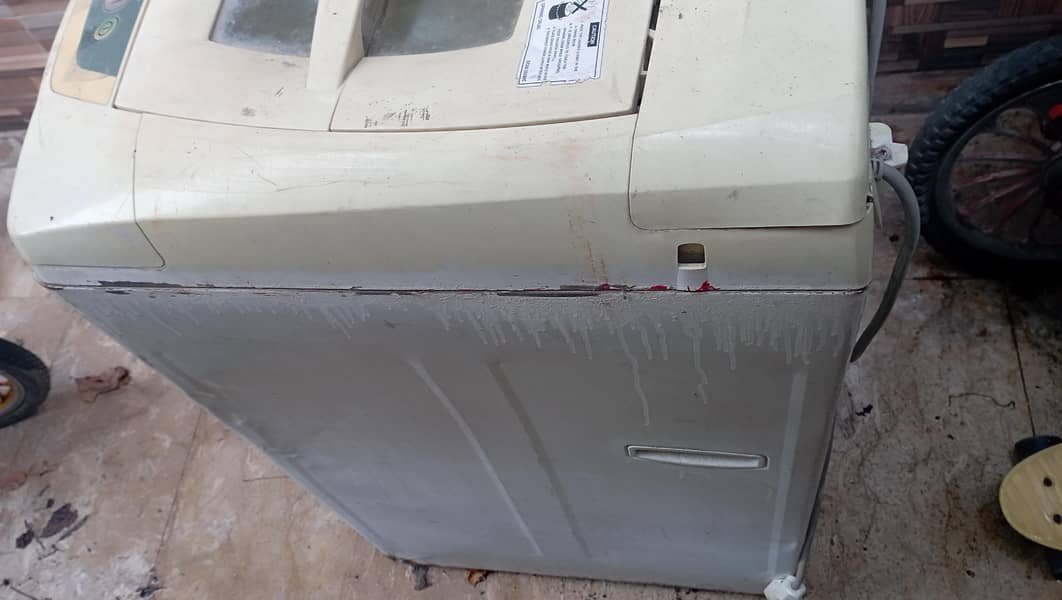 Fully automatic SAMSUNG Washing machine 4