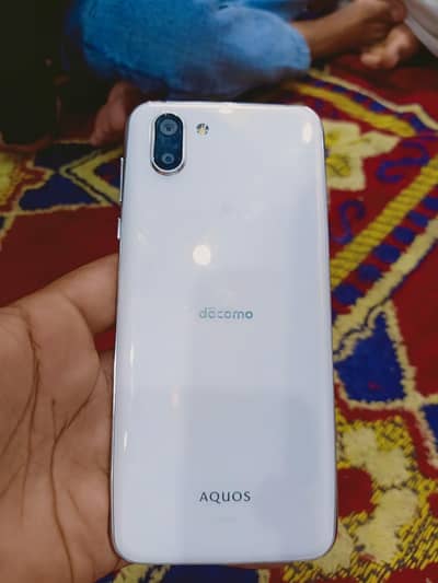 Aquos r2 6/64