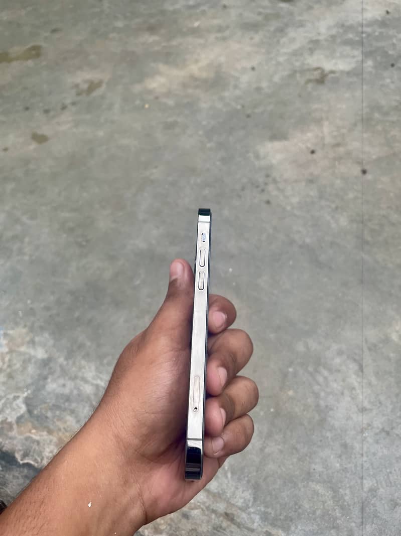 Apple iPhone 12 Pro 3