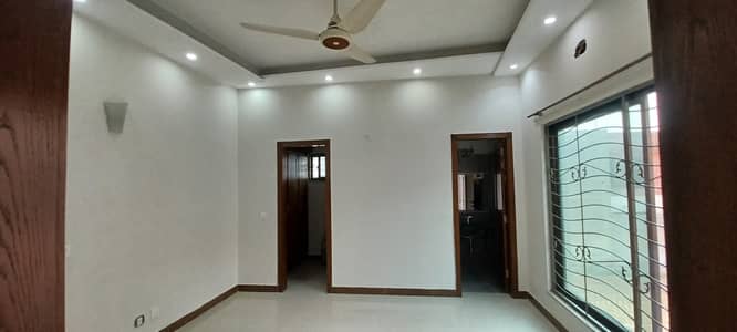 Luxury 1 Kanal Portion For Rent 4 Bedrooms Prime Location