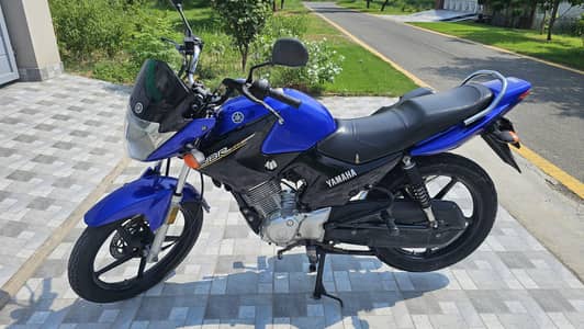 YBR 125 like new bike