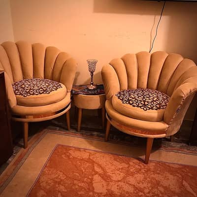 seaters with coffee table