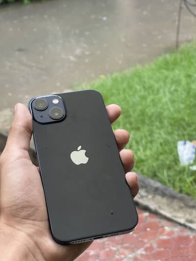 Apple iPhone 13
