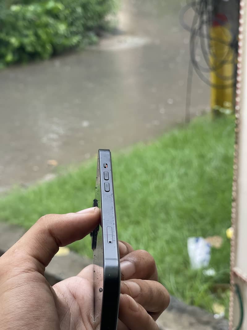 Apple iPhone 13 3