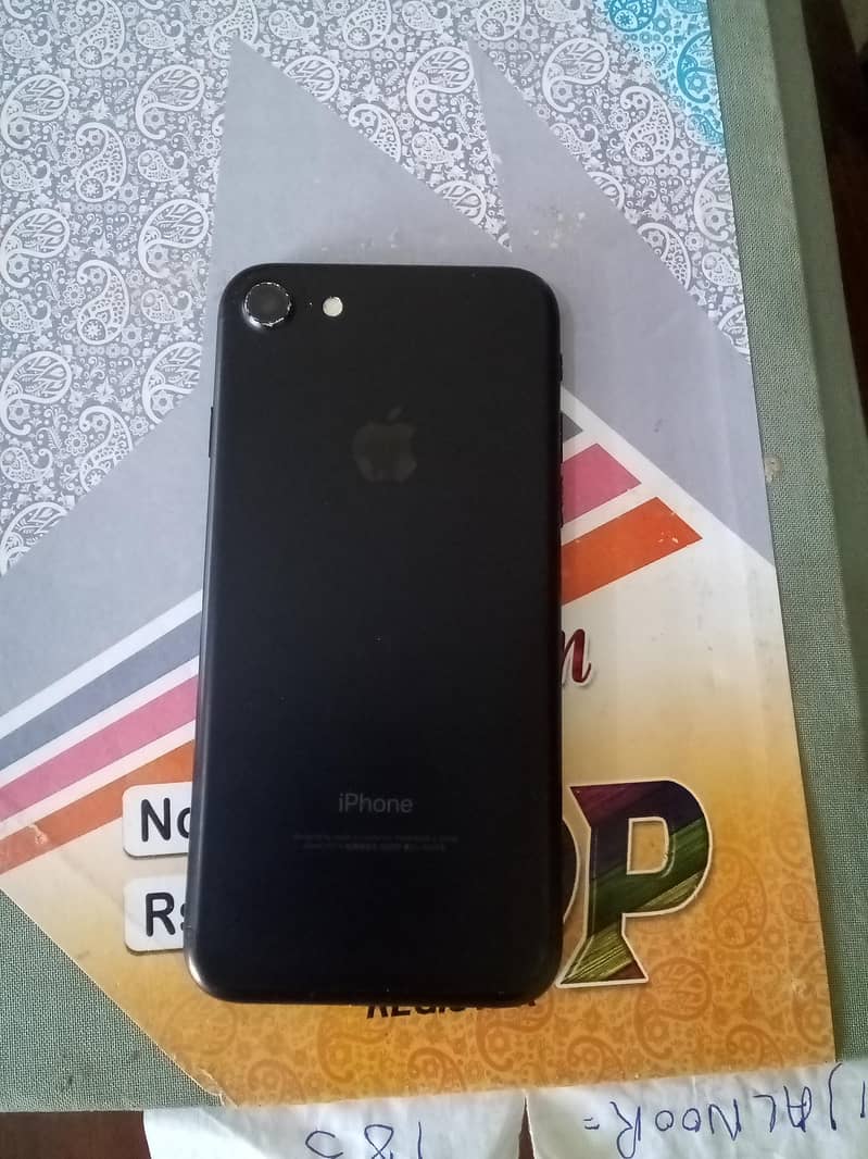 Apple iPhone 7 0