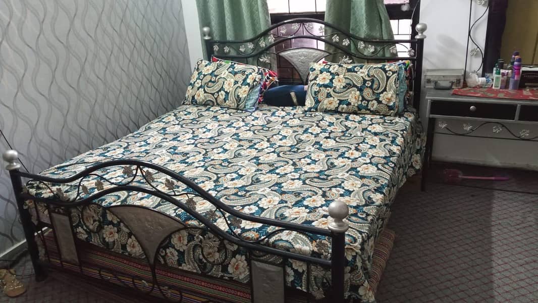 King size. bed 2